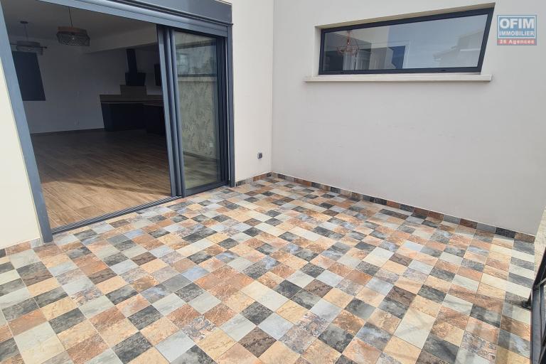 Location Maison / Villa SAINTE SUZANNE – photo 15 sur 17 – Terrasse