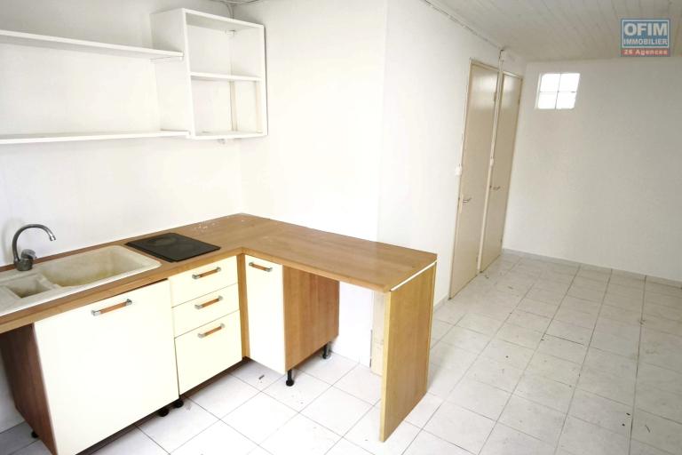 Location Maison / Villa SAINT JOSEPH – photo 12 sur 13 – Dépendance