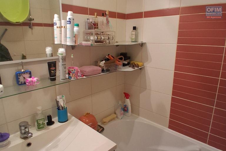 Location Appartement POSSESSION – photo 6 sur 16 – Salle de bains