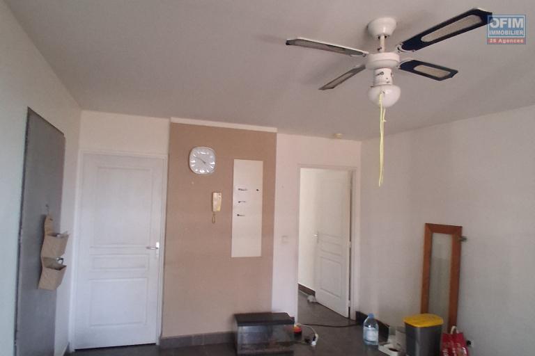 Location Appartement POSSESSION – photo 7 sur 16 – Entrée