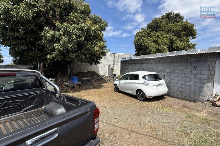 Vente Maison / Villa SAINT PIERRE – photo 5 sur 22 – Cour