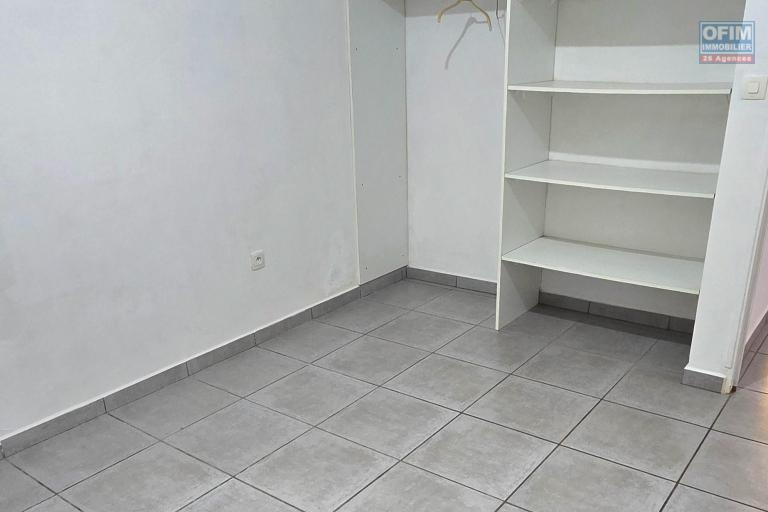 Location Maison / Villa SAINTE MARIE – photo 7 sur 12 – Dressing
