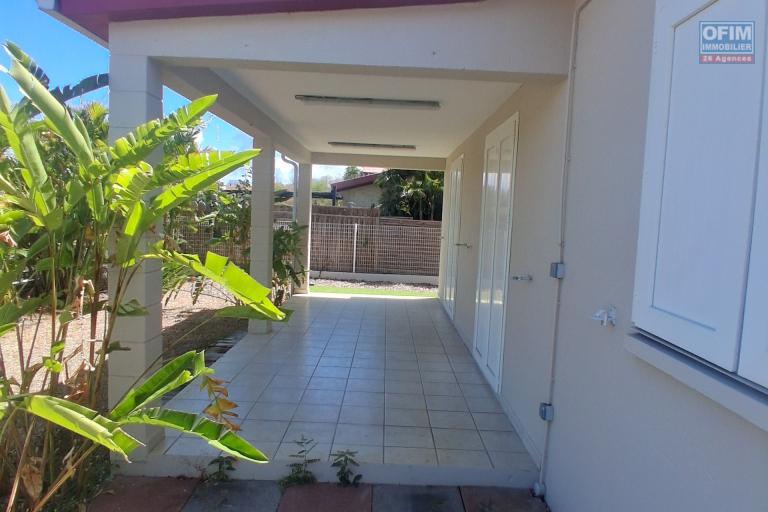 Location Maison / Villa POSSESSION – photo 2 sur 14 – Varangue