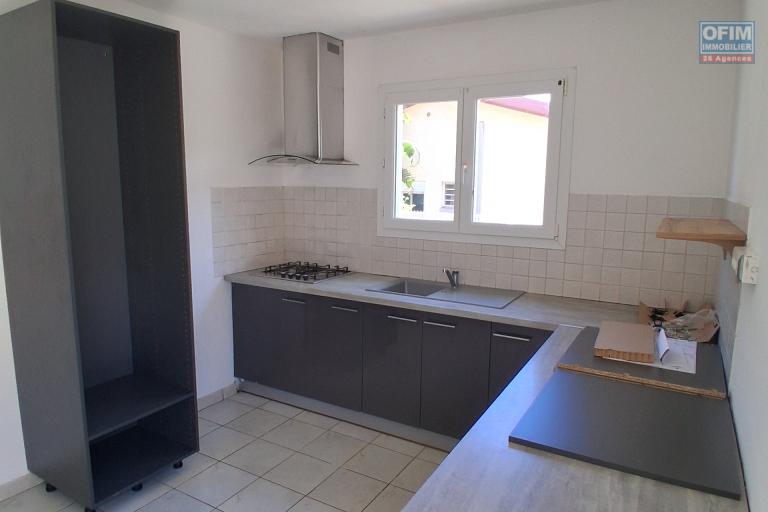 Location Maison / Villa POSSESSION – photo 4 sur 14 – Cuisine