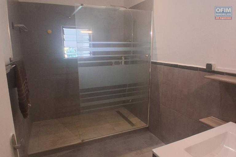 Location Maison / Villa SALINE LES HAUTS – photo 8 sur 15 – Salle d'eau