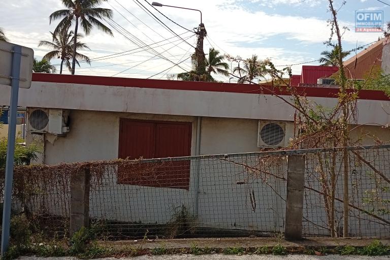 Vente Local commercial SAINT PIERRE – photo 2 sur 2 – Façade