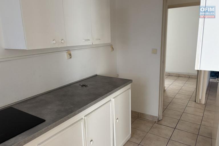 Location Appartement SAINT DENIS – photo 2 sur 7 – Cuisine