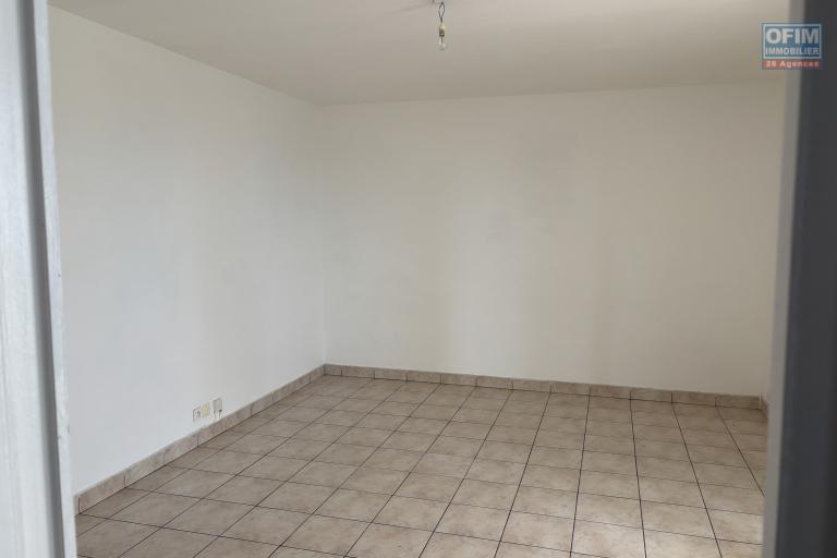Location Appartement SAINT DENIS – photo 3 sur 7