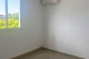 A louer cet appartement de type F3 en professionnel de 69m2 en zone franche Sainte Clotilde.