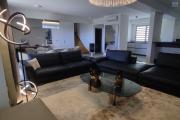 Ofim vous propose cet appartement  de prestige très spacieux de 220 m2 à St gilles les bains centre