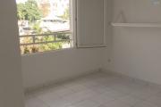 RARE VILLA TYPE T4 AVEC VASTE VARANGUE JARDIN A LE PORT