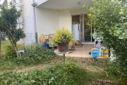 A vendre appartement T2  avec jardin à Moulin Joli.