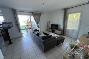 Bel appartement T2 de 60,48 m2 utiles au RDC, jardin de 90 m2 et vue mer imprenable