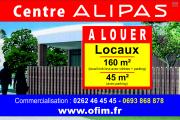 A Louer local commercial ou professionnel neuf de 160 m2 avec parkings dans centre d'affaire à Saint-André