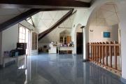 A vendre atypique villa F5 de 198m2 avec toit cathédrale à Saint-Benoit