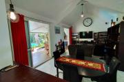 Charmante villa F6 de plain pieds avec piscine et jardin exotique de 953 m2 - Les Avirons -