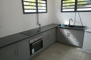 A LOUER APPARTEMENT F3 DE 70 M2 HABITABLE EN REZ DE JARDIN A LA SALINE LES HAUTS
