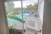 A louer grande villa F5 avec piscine, vue panoramique, jardin, parking pour 4 voitures à Bellepierre, proche CHU