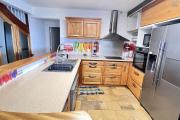 A louer grande villa F5 avec piscine, vue panoramique, jardin, parking pour 4 voitures à Bellepierre, proche CHU