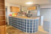 A louer grande villa F5 avec piscine, vue panoramique, jardin, parking pour 4 voitures à Bellepierre, proche CHU