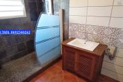 Villa F3/F4 de 120 m2, jardin - salle d'eau
