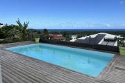Jolie maison F5 de plain-pied avec piscine, vue mer et montagne, 100 m d'altitude, en impasse et sans vis à vis.