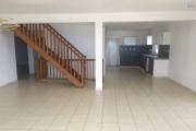 A LOUER VILLA F8/9 DE 160 M2 HABITABLE AVEC PISCINE ET BELLE VUE MER A ST PAUL