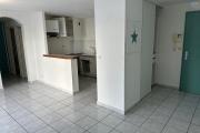 A louer au RDC un bel Appartement de type F2 dans Résidence sécurisée à Cambuston