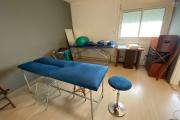 A louer local professionnel rue du général de Gaulle à St Denis, proche centre ville idéal pour profession médicale ou para médicale, bureaux pro....