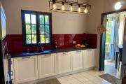 À vendre : Superbe villa T7 de 325 m² entièrement rénovée au cœur du Tampon. Idéal location saisonnière