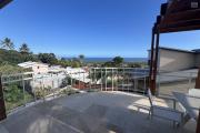 Grande maison de 2023 F4 (RDC) + bas de maison (RDJ) avec piscine, vues mer et montagne imprenables.