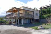 A LOUER VILLA F8/9 DE 160 M2 HABITABLE AVEC PISCINE ET BELLE VUE MER A ST PAUL
