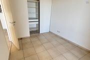 A louer appartement T2 à Bois de Nefles Ste Clotilde avec grande varangue vue mer .