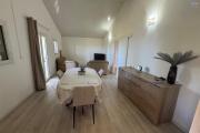 A louer magnifique villa MEUBLE F5 de plain-pied entièrement rénovée d'environ 120 m²  à Berive