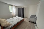 A louer magnifique villa MEUBLE F5 de plain-pied entièrement rénovée d'environ 120 m²  à Berive