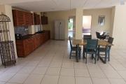 A VENDRE SUPERBE VILLA  F4 IDEALEMENT SITUEE EN BORD DE MER DE SAINT-PAUL