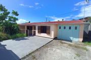 A vendre Villa F5 de 130 m2 avec grand garage à Sainte-Anne