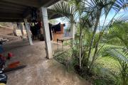 Vue mer et montagne imprenable, maison F3+ de 54,54 m2 habitables + en RDJ 35 m2 utiles + 40 m2 de varangue coté montagne et 12 m2 coté mer, implantée sur 331 m2 de terrain.