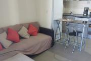 A louer appartement T2 meublé en rez de jardin face au lagon de Saint Leu