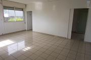 A LOUER un beau local professionnel ou commercial de 42 m2 sur Bernica à Saint-Gilles Les Hauts