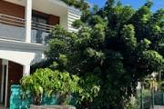 A vendre charmante villa jumelée sur la résidence LES JARDINS DES HIRONDELLES de type F4 sur deux niveaux à Sainte Clotilde La Bretagne.