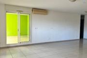 A vendre bel appartement de type F3 très spacieux , lumineux sur la résidence LA GOELETTE à Sainte Clotilde.