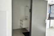 A louer bel appartement récent de type F1 sur la résidence Castel Roc Bois de Nèfles à Sainte Clotilde.