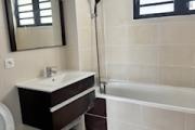 A louer ce jolie appartement de type F2 sur la résidence RAISSA sur les bas de la route BOIS DE NEFLES à Sainte Clotilde.