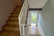 À vendre maison de type F7 - cage d'escalier