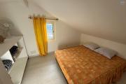 A louer magnifique villa MEUBLE de type 3/4 avec grande mezzanine au Tampon 13 éme