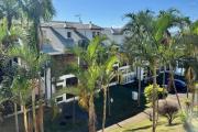 A Louer bel appartement de type F4 en duplex meublé résidence les jardins de la Roseraies avec piscine Sainte Clotilde La Bretagne.