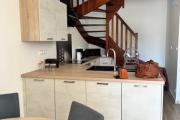 A Louer bel appartement de type F4 en duplex meublé résidence les jardins de la Roseraies avec piscine Sainte Clotilde La Bretagne.