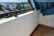 A Louer bel appartement de type F4 en duplex meublé résidence les jardins de la Roseraies avec piscine Sainte Clotilde La Bretagne.
