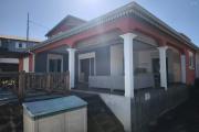 Maison familiale avec piscine à reprendre en main – La Rivière Saint-Louis